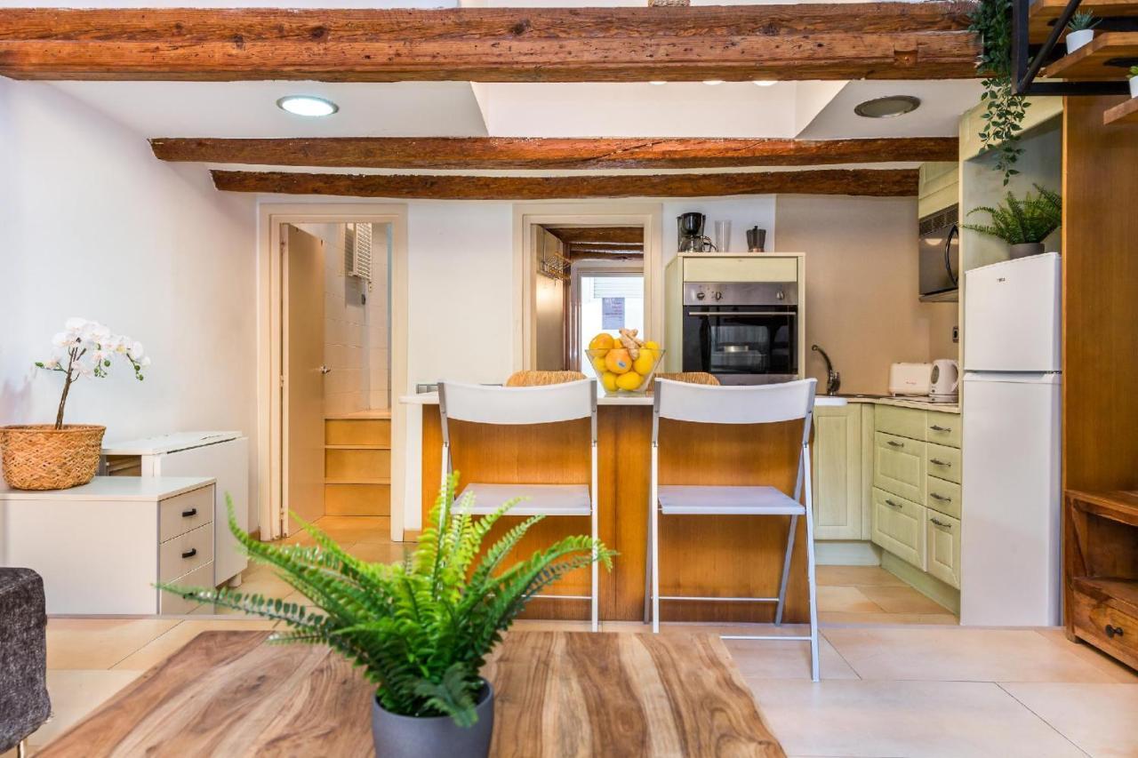 Fridays Flats Dreamy Duplex - Stylish Beach Loft Барселона Екстериор снимка