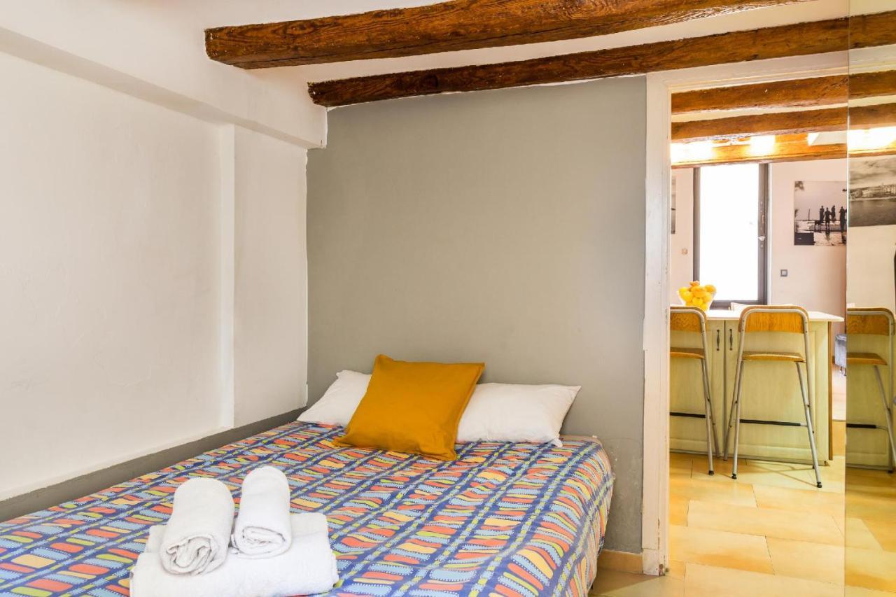 Fridays Flats Dreamy Duplex - Stylish Beach Loft Барселона Екстериор снимка