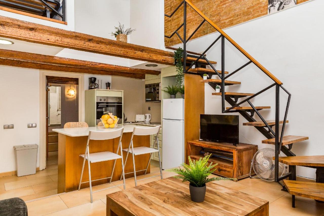 Fridays Flats Dreamy Duplex - Stylish Beach Loft Барселона Екстериор снимка