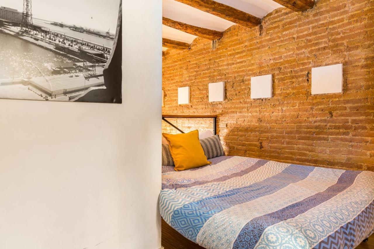Fridays Flats Dreamy Duplex - Stylish Beach Loft Барселона Екстериор снимка
