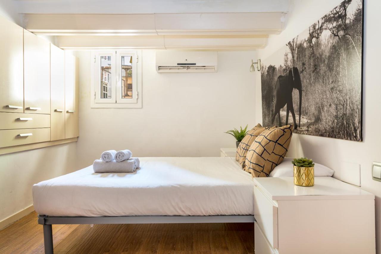 Fridays Flats Dreamy Duplex - Stylish Beach Loft Барселона Екстериор снимка